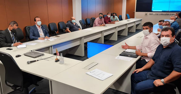 Deputado Marquinho Viana participa com as lideranças de Cordeiros em audiências no CAB