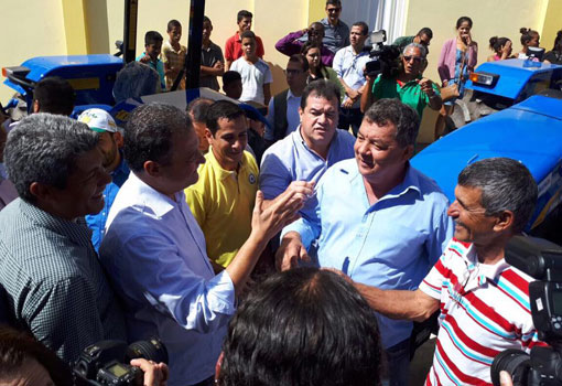 Deputado Marquinho Viana acompanha o governador Rui Costa em Guanambi