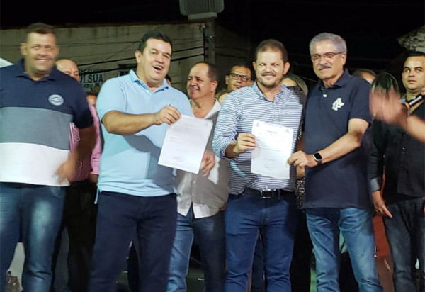 Belo Campo: durante festa de emancipação política, deputado Marquinho Viana apresenta ordens de serviços para a construção de 06 barreiros e Praça da Cidade Nova