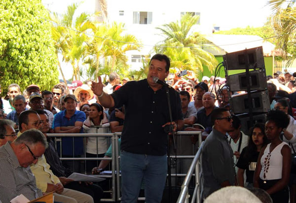 Deputado Marquinho Viana acompanha governador Rui Costa em entrega de obras em Paramirim