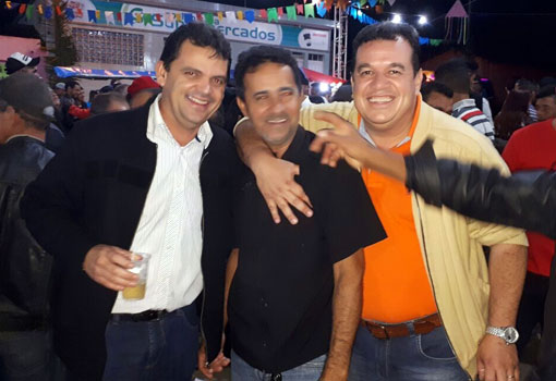 Deputado Marquinho Viana participa da festa de São Pedro em Planalto