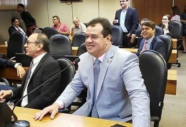 Deputado Marquinho Viana propõe transferir povoado de Sincorá da Serra de Iramaia para Barra da Estiva