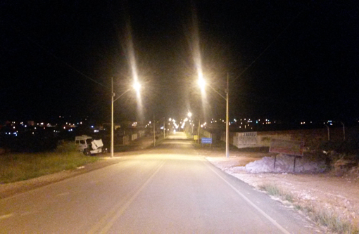 Marquinho Viana recebe amigos de Barra da Estiva e mostra iluminação da entrada da cidade