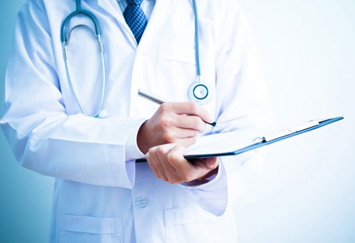 Número de médicos cresce mais de 600% em 5 décadas; má distribuição persiste