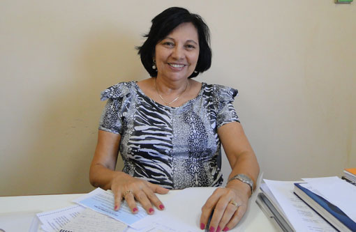 Mena Azevedo lança livro em Brumado