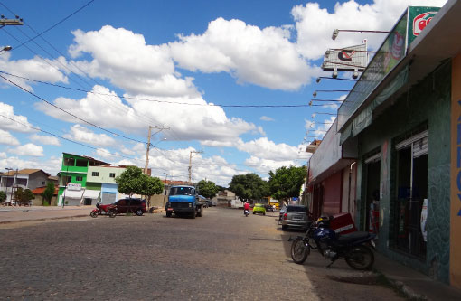 Brumado: Homem é preso após furtar sandália em mercadinho para trocar por droga