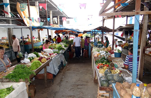 Homem atira para cima meio a feira livre de Brumado