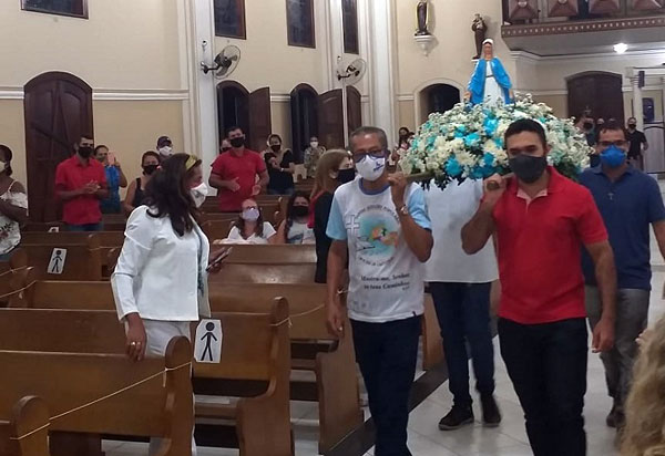 Brumado: Matriz do Bom Jesus celebra missa de encerramento do mês mariano