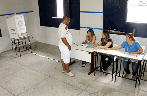 Eleições 2014: Mesário convocado no primeiro turno deve comparecer também ao segundo