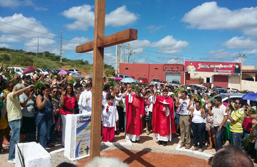 Comunidade Católica de Brumado participou na Missa de Domingo de Ramos