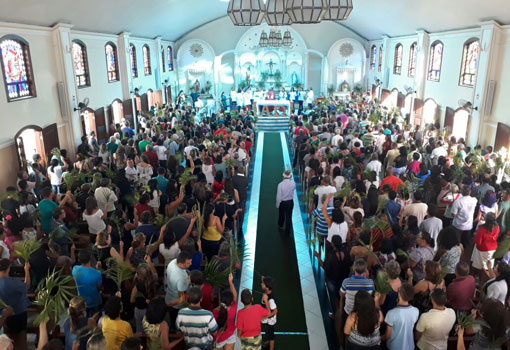 Brumado: comunidade católica brumadense celebrou o Domingo de Ramos