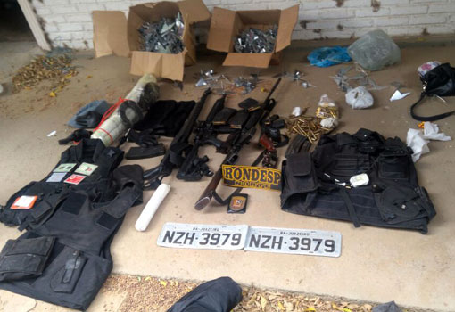 Cinco suspeitos de roubo a banco morrem em confronto com a polícia na Bahia