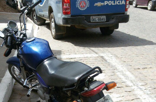 Aracatu: PM apreendeu moto com restrição de roubo