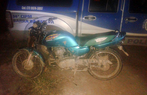 Barra da Estiva: Polícia recupera moto roubada