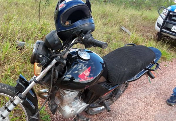 Barra da Estiva: Polícia Militar encontra moto abandonada no Povoado Pé do Morro; veículo estava com chave na ignição e capacete