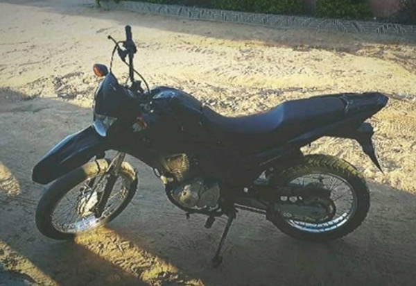 Homem tem celular e moto roubados durante assalto em Tanhaçu 