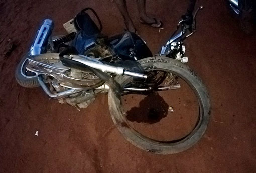 Brumado: três adolescentes em uma mesma motocicleta colidem contra moto de idoso no distrito Ubiraçaba