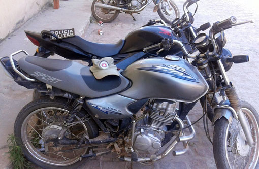 Barra da Estiva: Polícia Militar recupera duas motocicletas furtadas