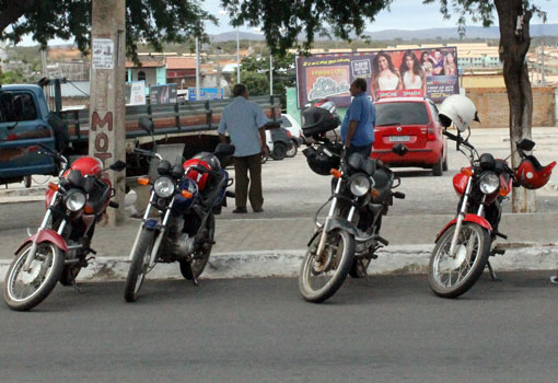Informe da SMTT sobre o cadastramento dos prestadores de serviço em Moto Táxi em Brumado