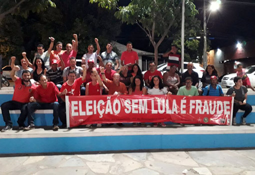 Brumado: PT municipal e movimentos sociais realizaram acão a favor de Lula 