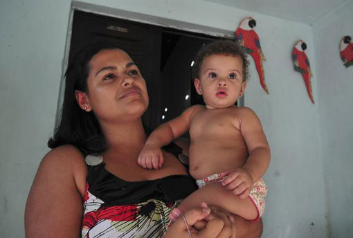 IBGE diz que mulher é a principal responsável por criança no domicílio