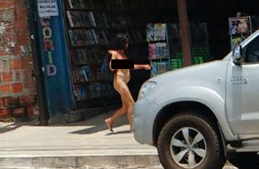 Brumado: Mulher caminha nua na Av. Antônio Mourão Guimarães