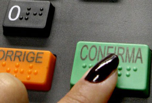 Pela primeira vez em uma eleição, eleitorado feminino será maior que o masculino em todos os estados