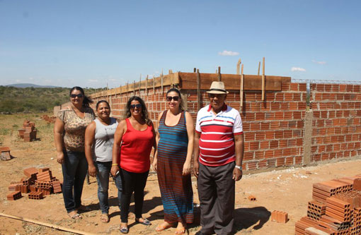 Brumado: construção do Cemitério da Vila Presidente Vargas foi uma luta da comunidade, diz Rosa Riqueza