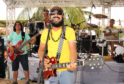 Brumado: Clube Social promoveu Manhã de Sol com festa ao som da Banda Nairê; Veja as fotos