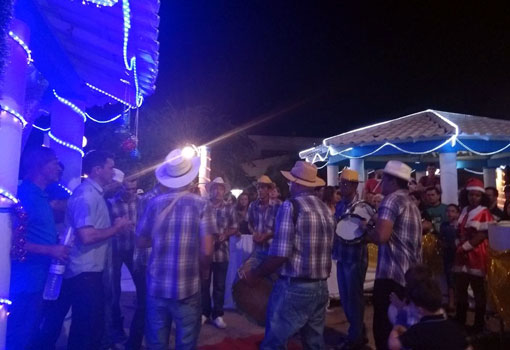 Promoter Kezinha realizou mais uma edição do 'Natal na Praça', em Brumado
