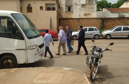 Devido ao mal tempo, helicóptero de Newton Cardoso fez pouso em Ibiassucê