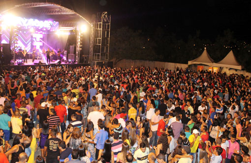 Brumado: Festa 'Noite da Sofrência' foi sucesso absoluto; veja as fotos