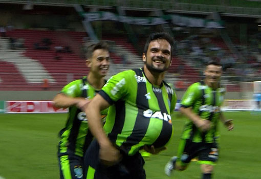 Brumadense Norberto se destaca na boa campanha do América-MG, que briga na zona de classificação para a Série A 