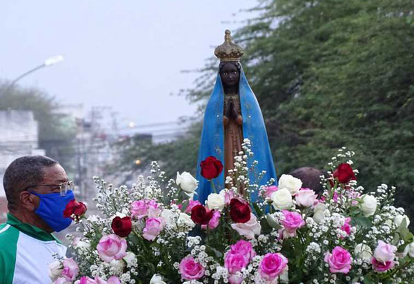 Em Brumado a Paróquia Nossa Senhora da Conceição Aparecida e São Cristóvão celebra a sua padroeira