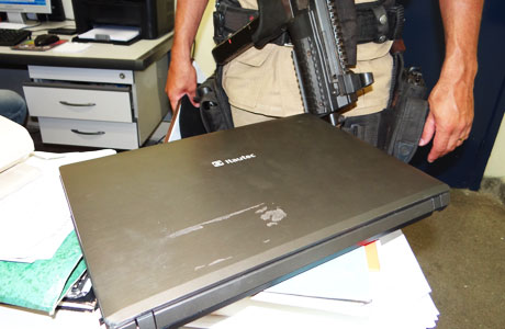 Brumado: Cinco notebooks foram roubados de faculdade, PM recupera um e prende suspeito