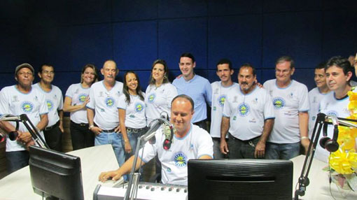 Missa em comemoração aos 18 anos de atividade da Divina Providência e inauguração da nova sede da Rádio Nova Vida foi celebrada