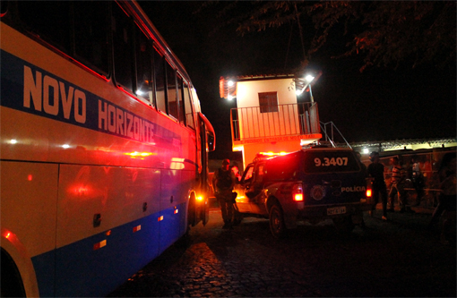 Brumado: Passageiros fazem protesto devido a paralisação dos motoristas da Novo Horizonte