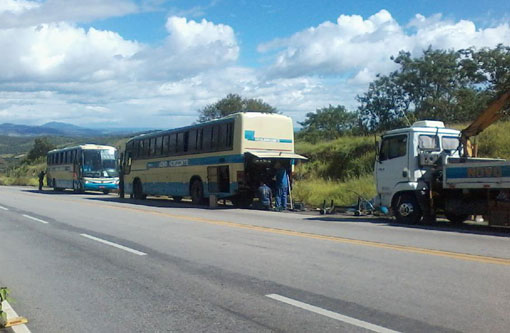 Ônibus da Novo Horizonte quebra e usuário desabafa na internet