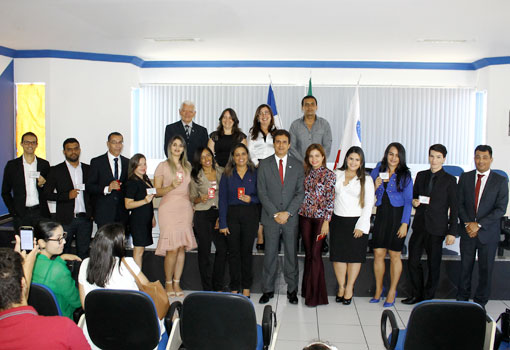 Brumado: 21ª Subseção da OAB-BA realiza solenidade de entrega das carteiras para novos advogados(as)