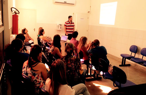 Brumado: Obstetra realiza treinamento com as enfermeiras para orientação de gestantes durante o pré-natal
