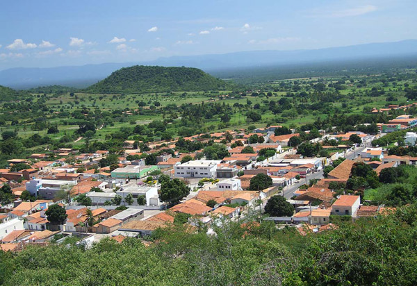 Três jovens morrem após receberem descarga elétrica durante limpeza de cisterna em Oliveira dos Brejinhos
