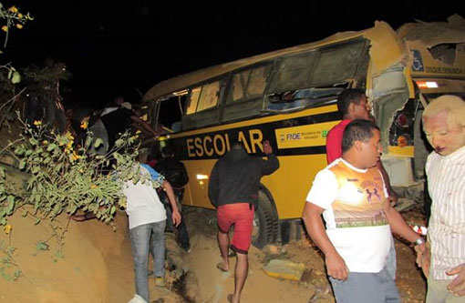 Sudoeste: Doze pessoas ficam feridas e duas morrem em acidente com ônibus na BA-634
