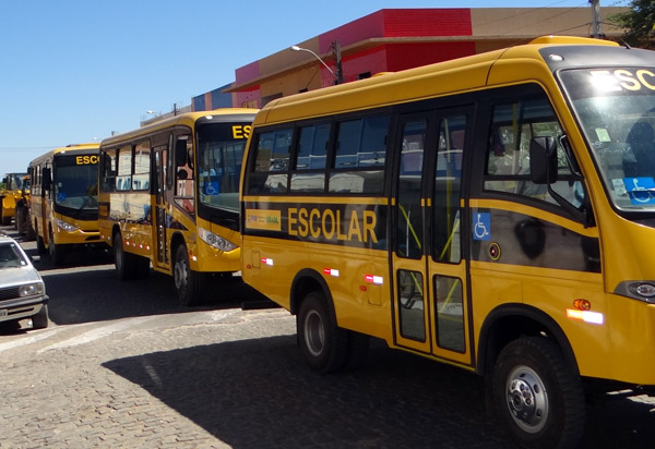 Município de Aracatu se compromete com MP a manter transporte escolar até o fim do ano letivo estadual