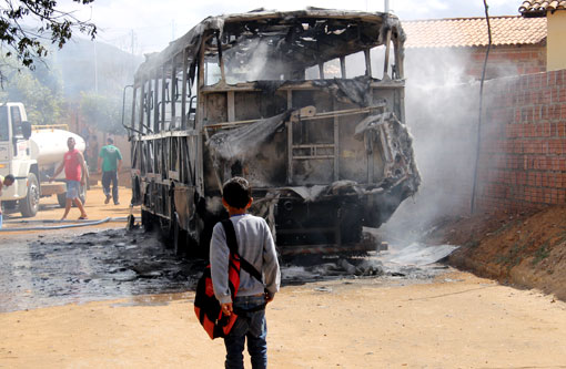 Brumado: Aulas são retomadas na Escola Ayrton Viana após ataques no bairro Baraúnas
