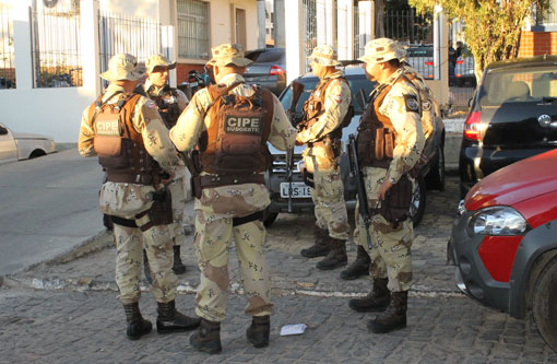 Brumado: Em operação polícias cumprem mandados de prisão e apreensão