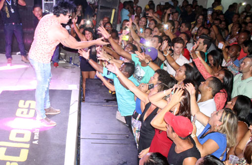 Fotos: Show de Os Clones em Brumado