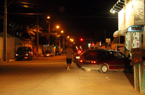 Brumado: Armados, bandidos assaltam mulher em saída de padaria
