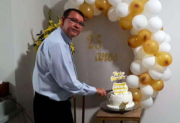 Pe. Osvaldino Barbosa celebra 25 anos de vida sacerdotal