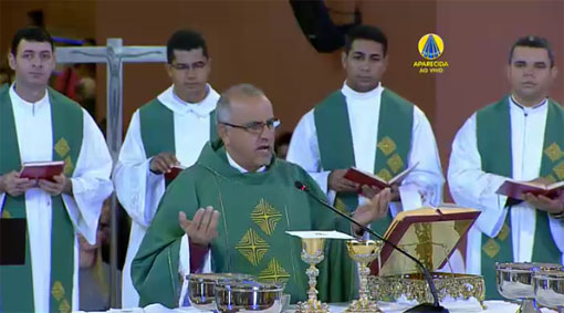 Padres da Diocese de Caetité participam de missa em Aparecida, Imagem de Nossa Senhora fará peregrinação de 01 ano na Bahia