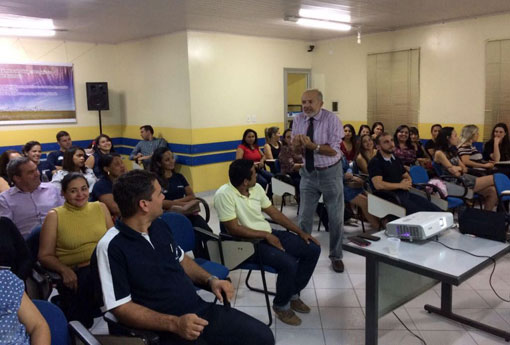 CDL de Brumado realizou palestra com o tema 'Como Vender mais'